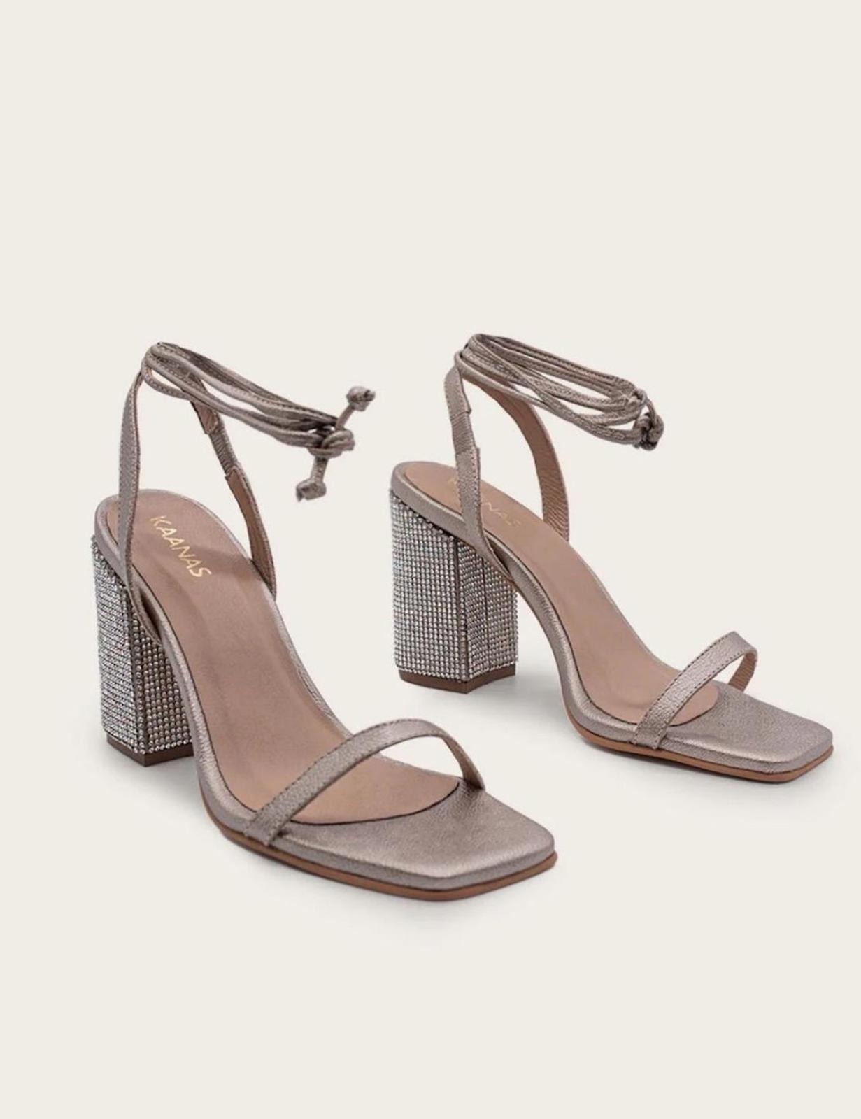 NWB Kaanas Canary Silver Block Heel Sandals Women's Size 10