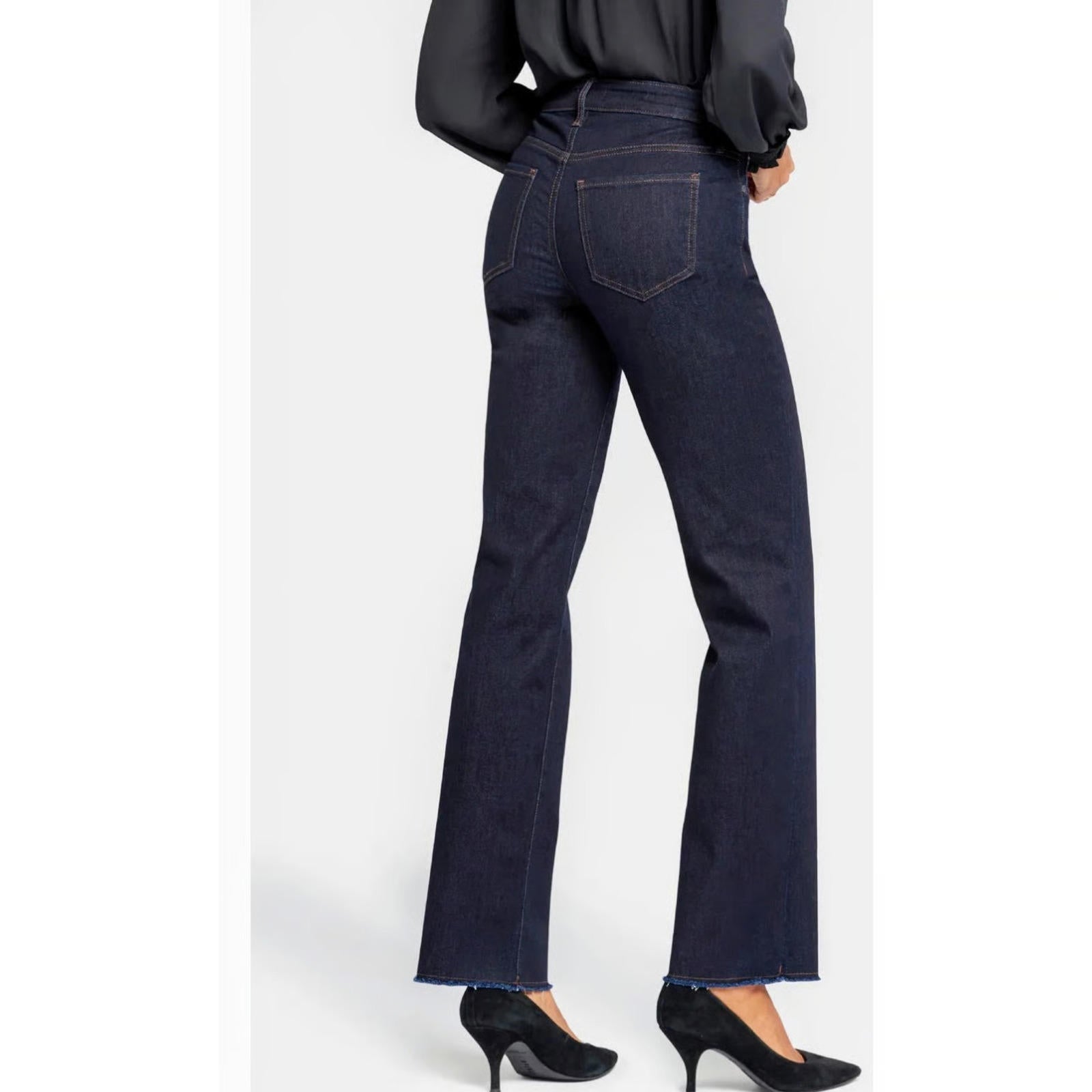 NYDJ Relaxed Straight Cool Embrace LiftXTuck Tehnology in Magical. Size 00 NWT