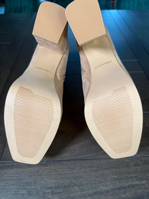 Lisa Vicky Cognac Split Suede Heeled Boots Size 9.5 M New in box