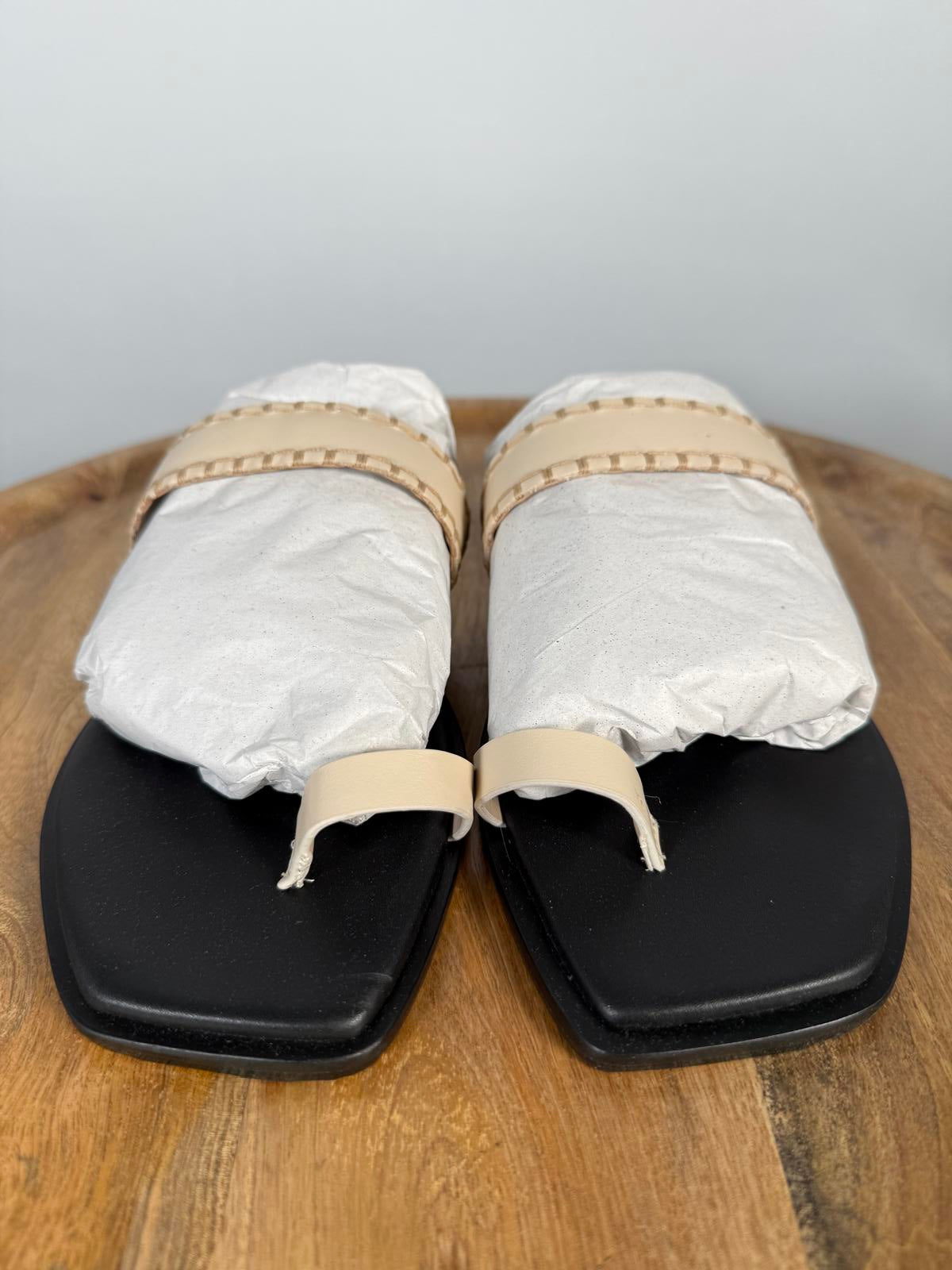 Kaanas Pirita Sandal Cream Size 9 NIB