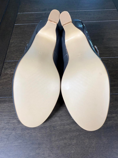 Women's Journee Collection Wendy Mary Jane Pumps Size 9 NWT