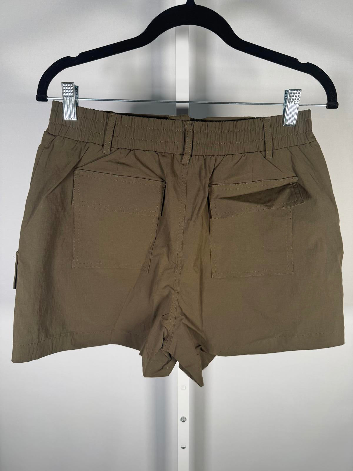 NWT Halara Women's Mini Cargo Skirt with Front Zipper Size M