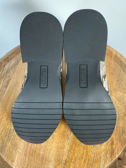 Kenneth Cole Reaction Women's Salt Biker Jewel Chelsea Boot Size 5.5 NWB