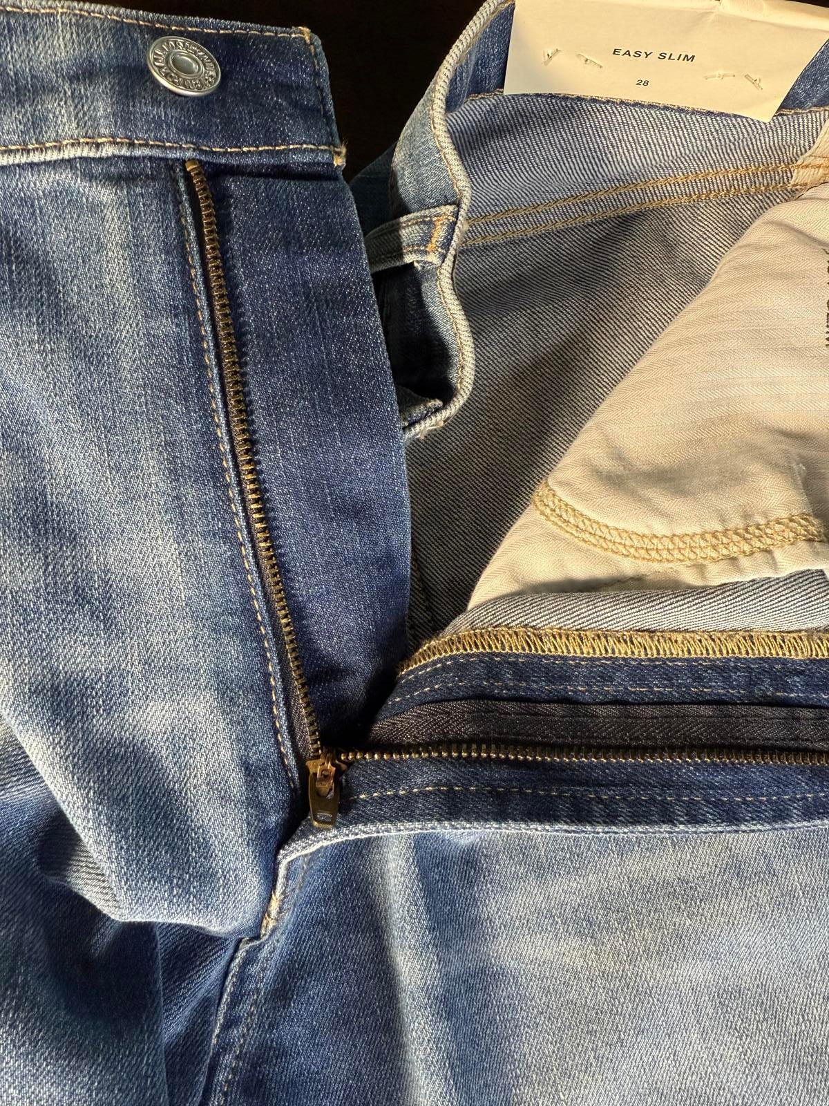 7 for All Mankind Easy Slim Women's Jeans with Floral Detail. Size 28. NWT