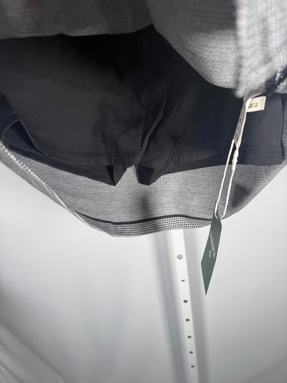 NWT Halara High Waisted 2-in-1 Houndstooth Mini Work Skirt XS Refular