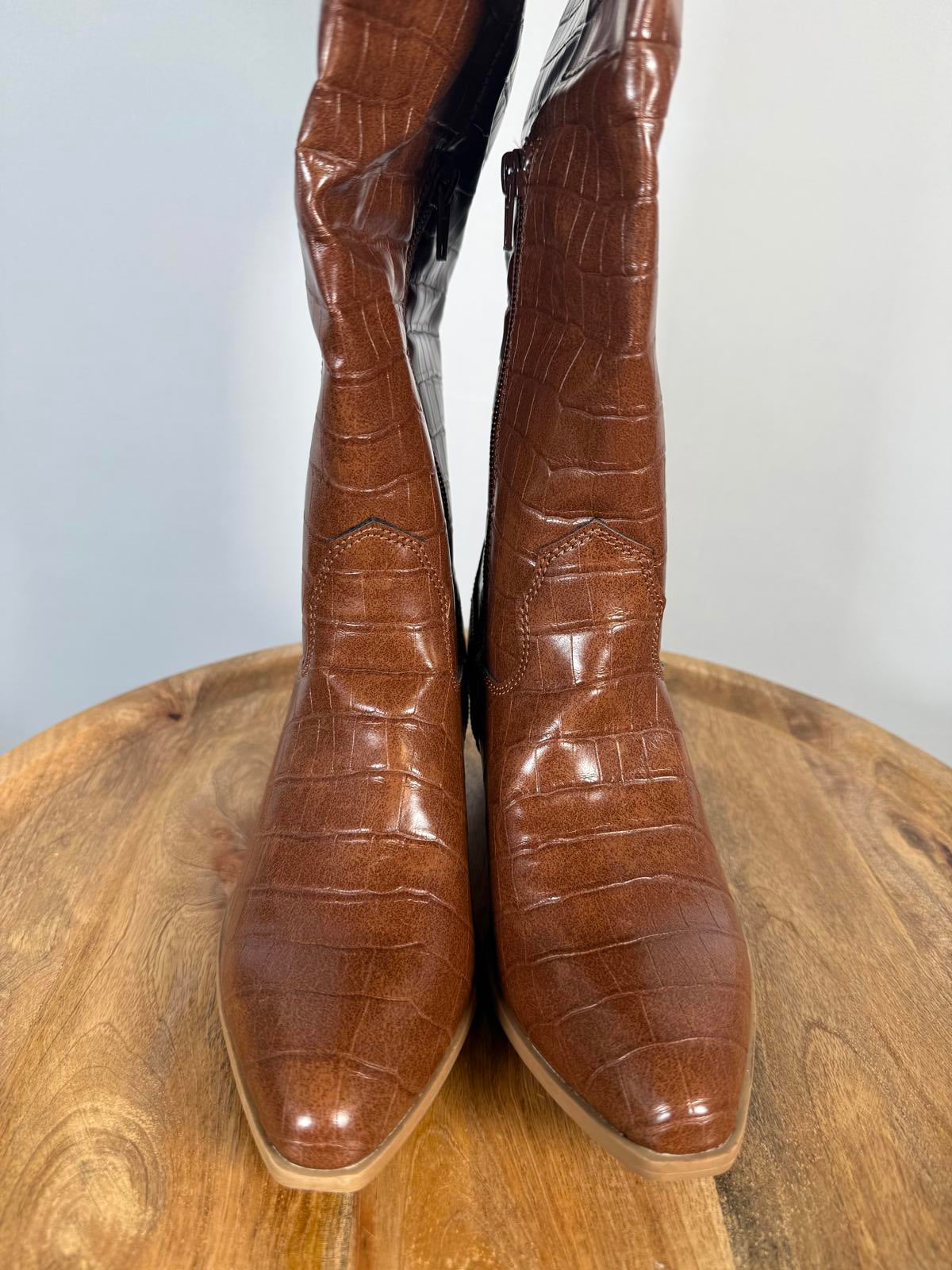 Sun + Stone Women's Dollyy Pointed-Toe Western Tan Boots Size 5 NWOB