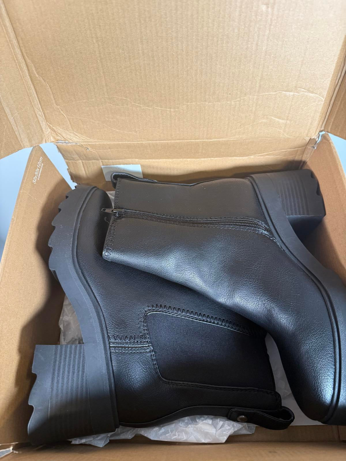 ZODIAC Women's Teresa-chels Ankle Boot - 9.5 NWB