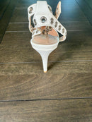 YETIER Women's Pointed Toe Rivet Heels Adjustable Ankle Strap Size 9. NWT. Beige