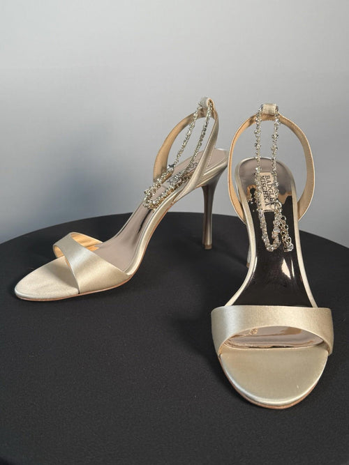 BADGLEY MISCHKA Tiffany Stiletto Glamour Sandal Ivory Satin SIZE 9.5