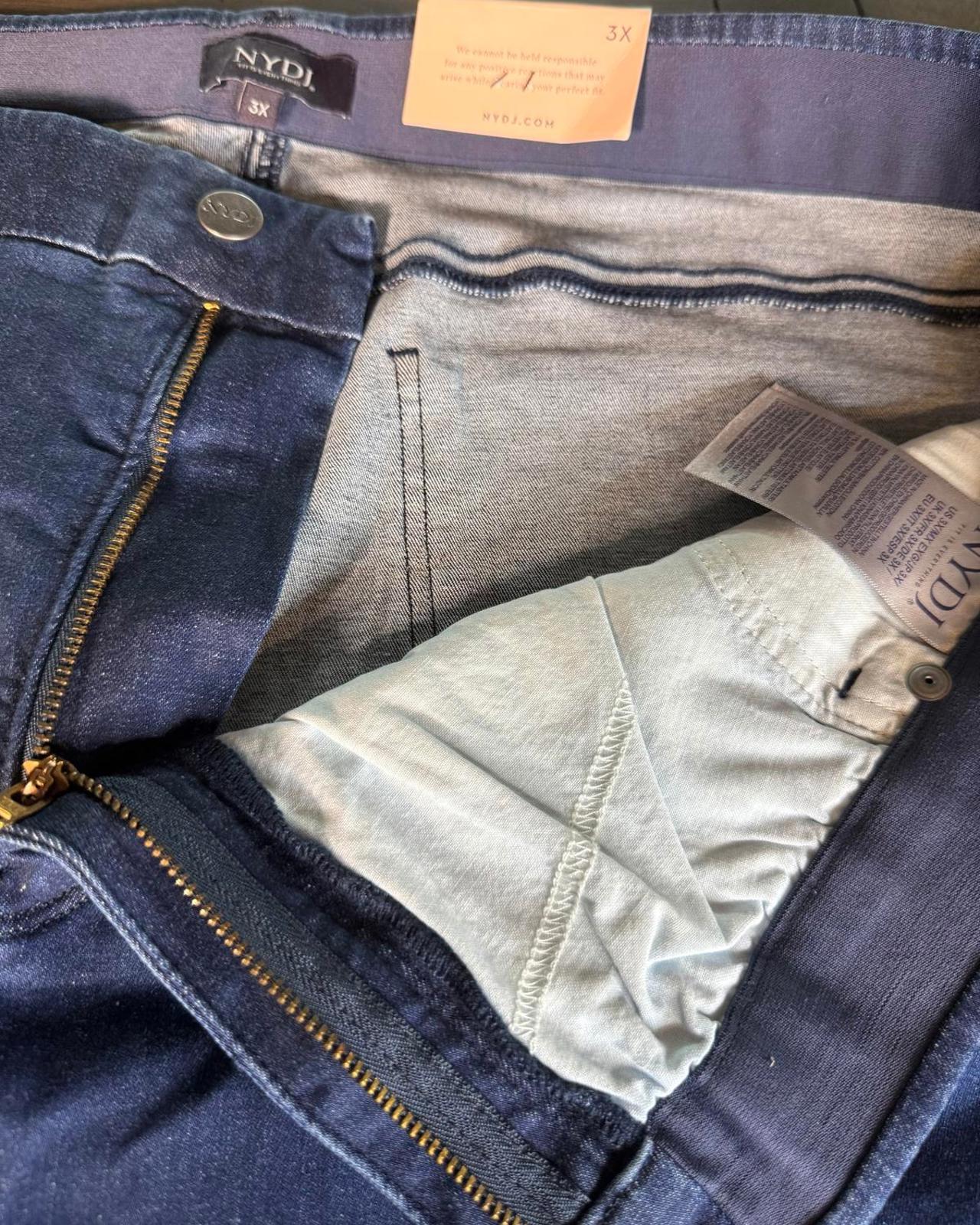 NYDJ Waist Match Relaxed Flare In Genesis. LiftXTuck Technology. Size 3X. NWT