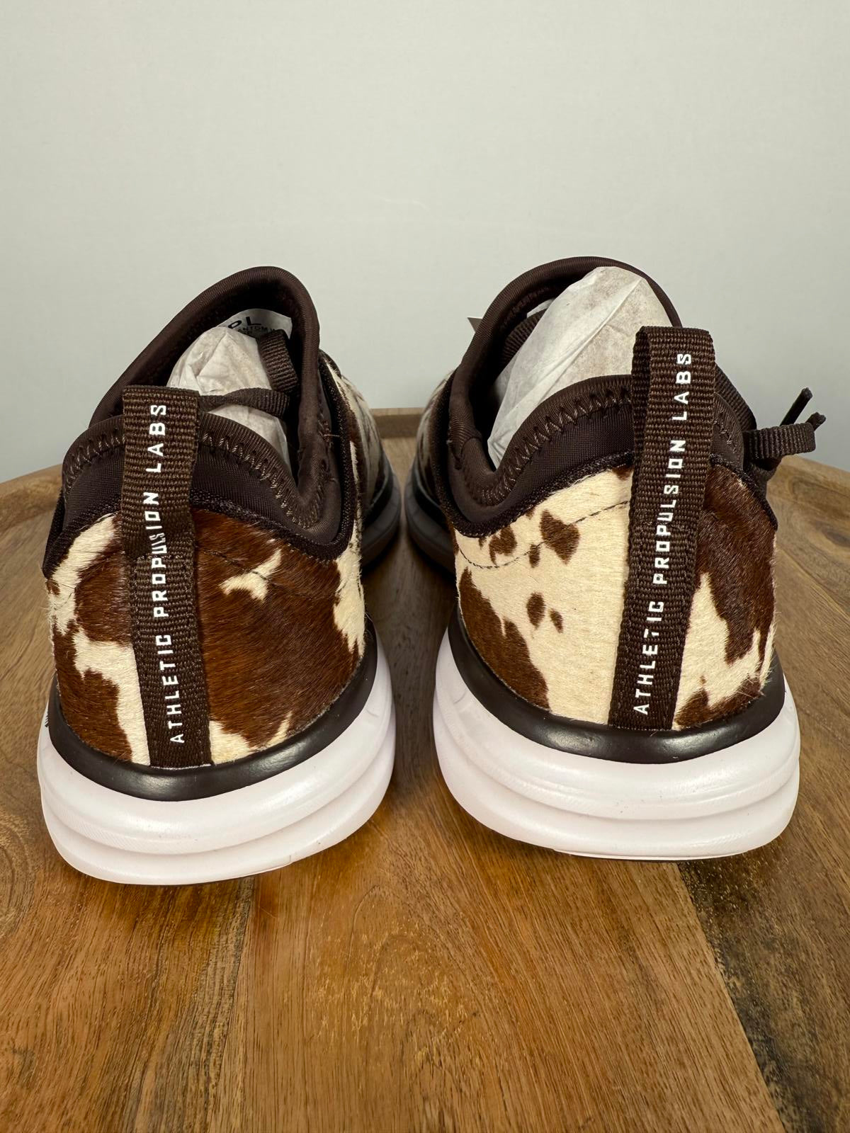 NIB APL Women's Deep Brown White Cow Iconic Phantom Sneakers Size 8