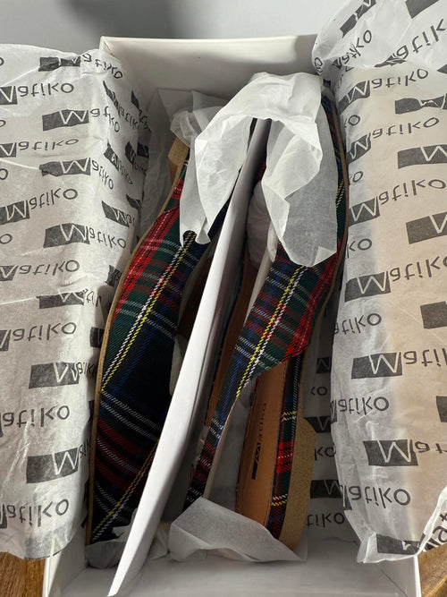 NIB Matiko Lori Green Tartan Flats Size 41 (US 10)