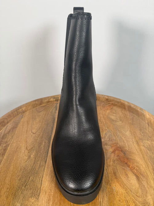 ZODIAC Women's Teresa-chels Ankle Boot - 9.5 NWB