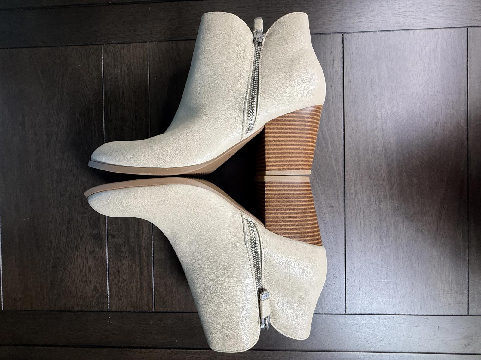 Style & Co Masrinna Ecru Women's ankle boots, Size 9, New in box.