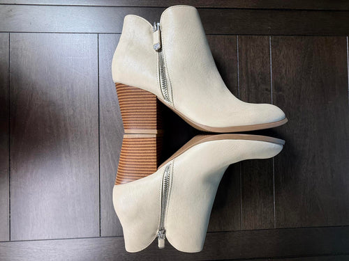 Style & Co Masrinna Ecru Women's ankle boots, Size 9, New in box.
