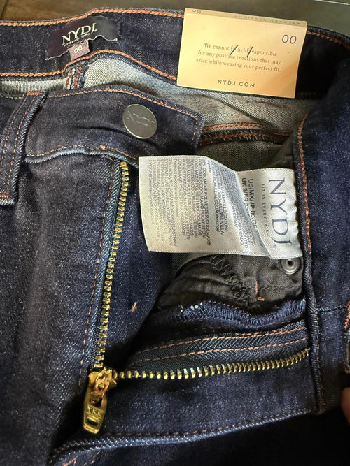 NYDJ Relaxed Straight Cool Embrace LiftXTuck Tehnology in Magical. Size 00 NWT