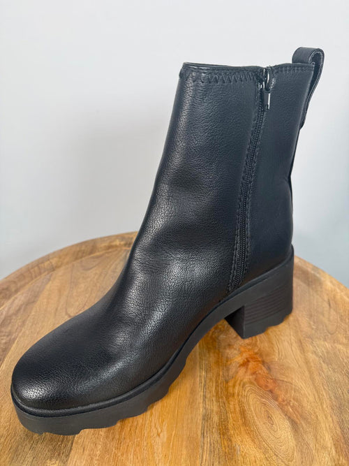 ZODIAC Women's Teresa-chels Ankle Boot - 9.5 NWB