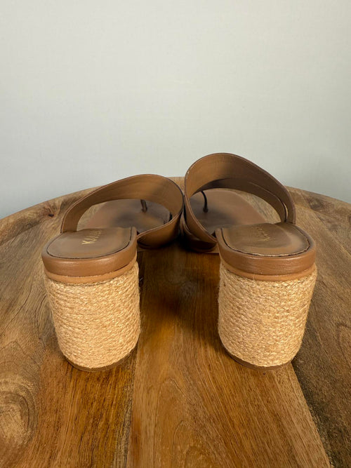 Kaanas Topez Toe Ring Heel Size 6 NWB