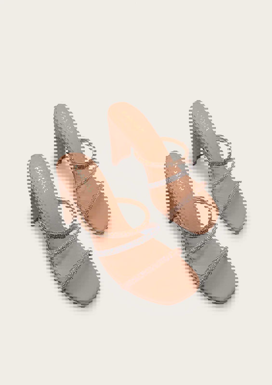 Kaanas Fortuna Triple Band Heel - 9 NWB