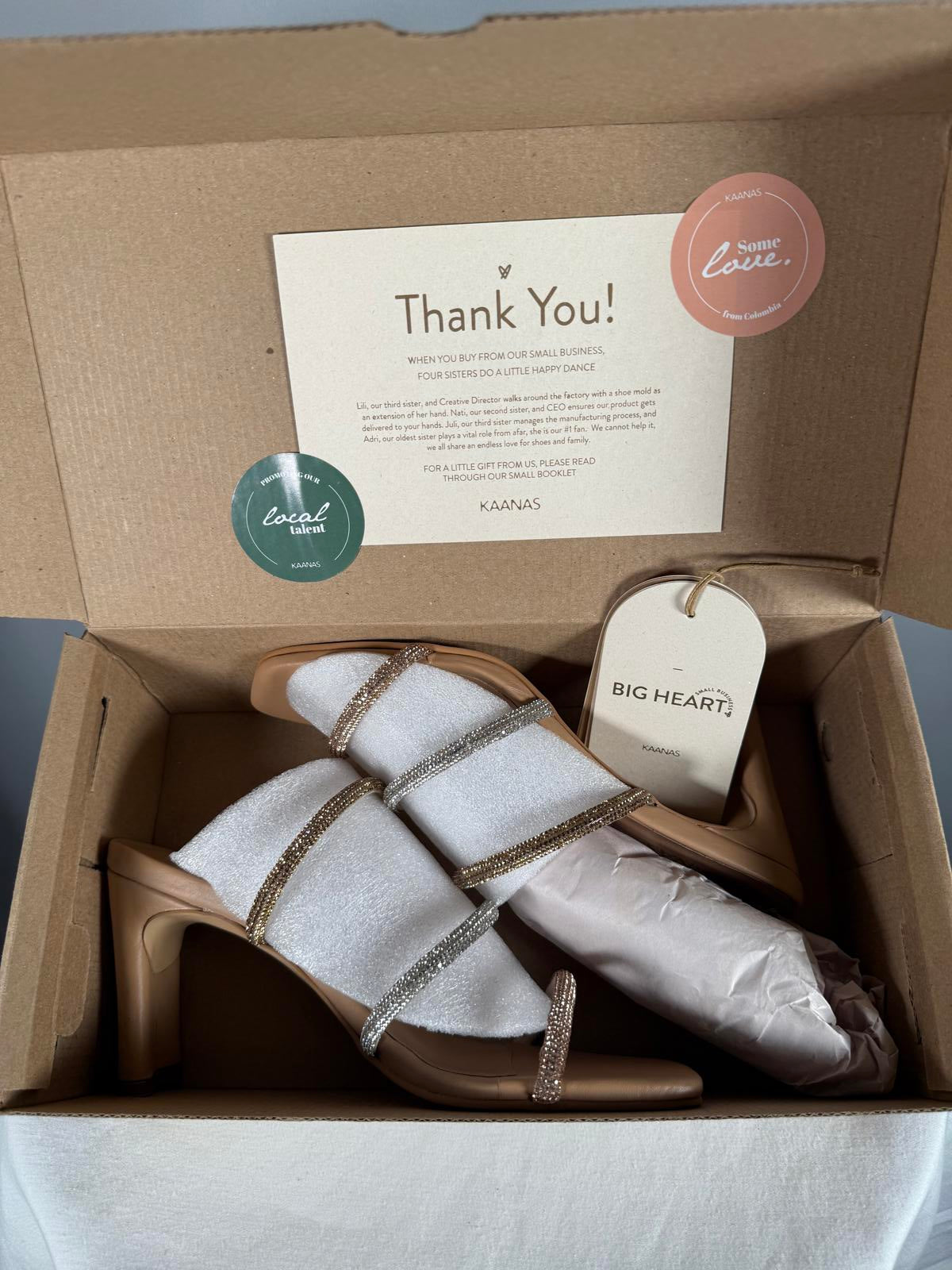 Kaanas Fortuna Triple Band Heel - 9 NWB