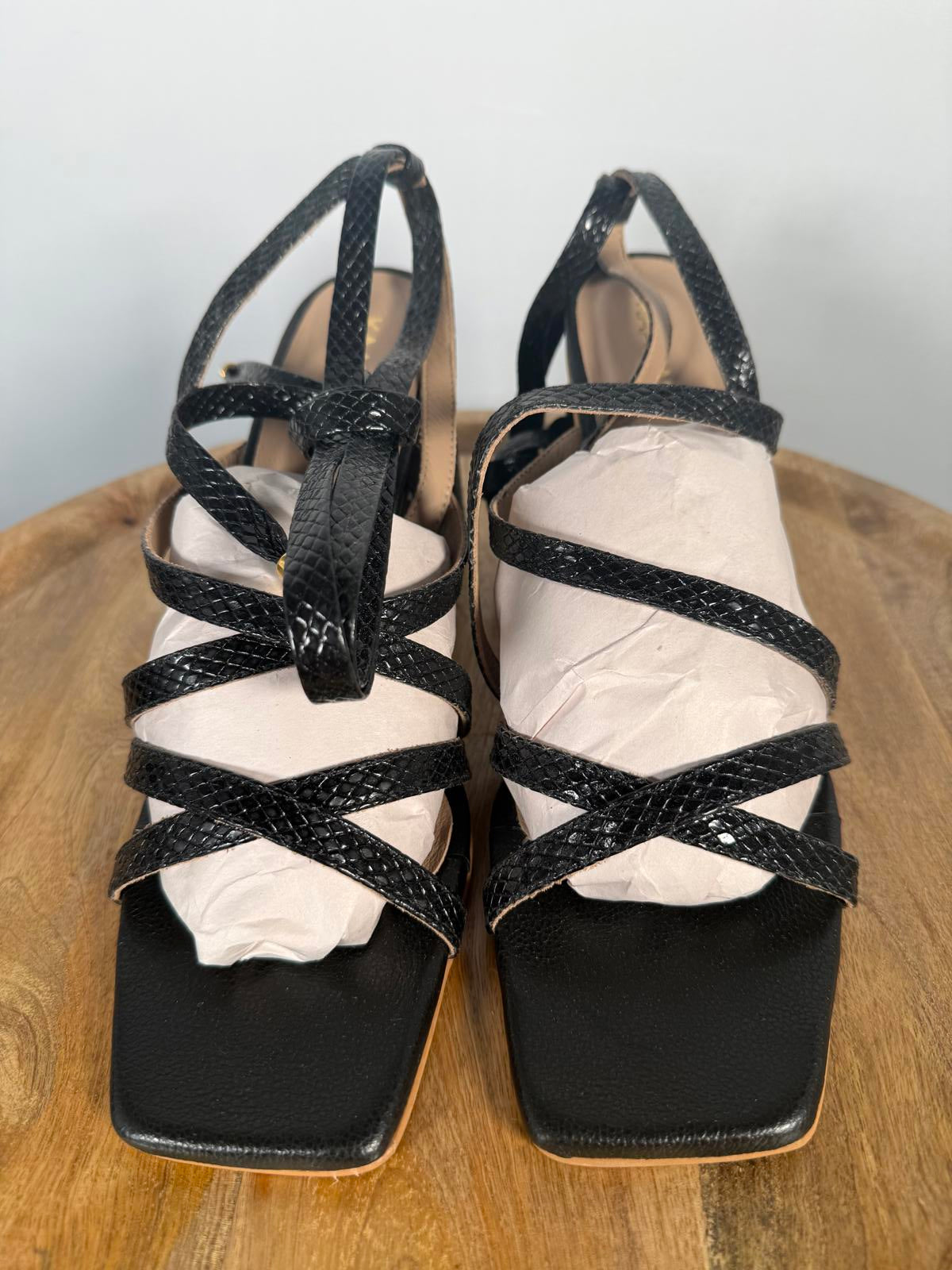 Kaanas Eagle Wrap Heels Black Size 11 NIB