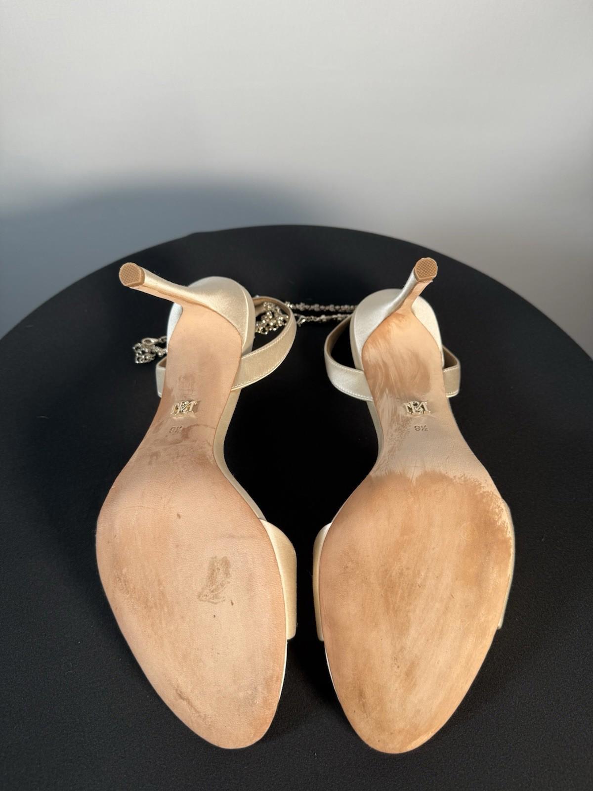 BADGLEY MISCHKA Tiffany Stiletto Glamour Sandal Ivory Satin SIZE 9.5