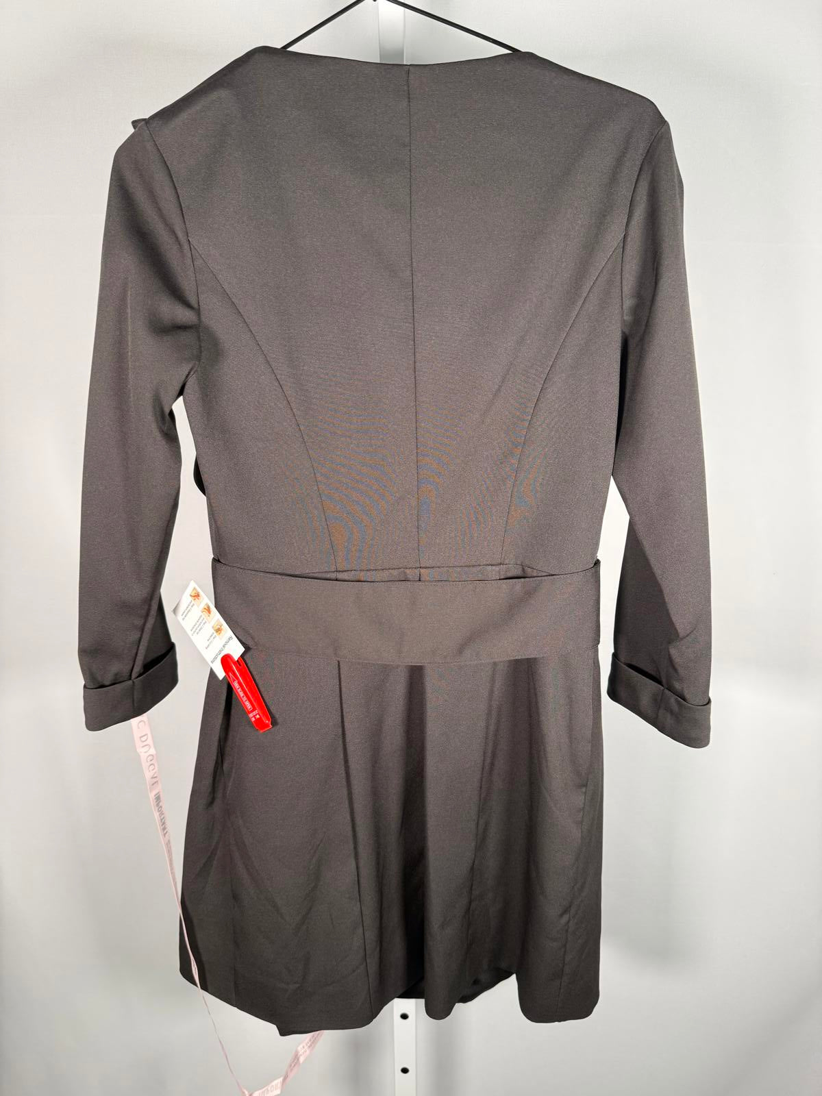 NWT Mac Duggal Three Quarter Sleeve Ruffle Neck Dress Black Size 2