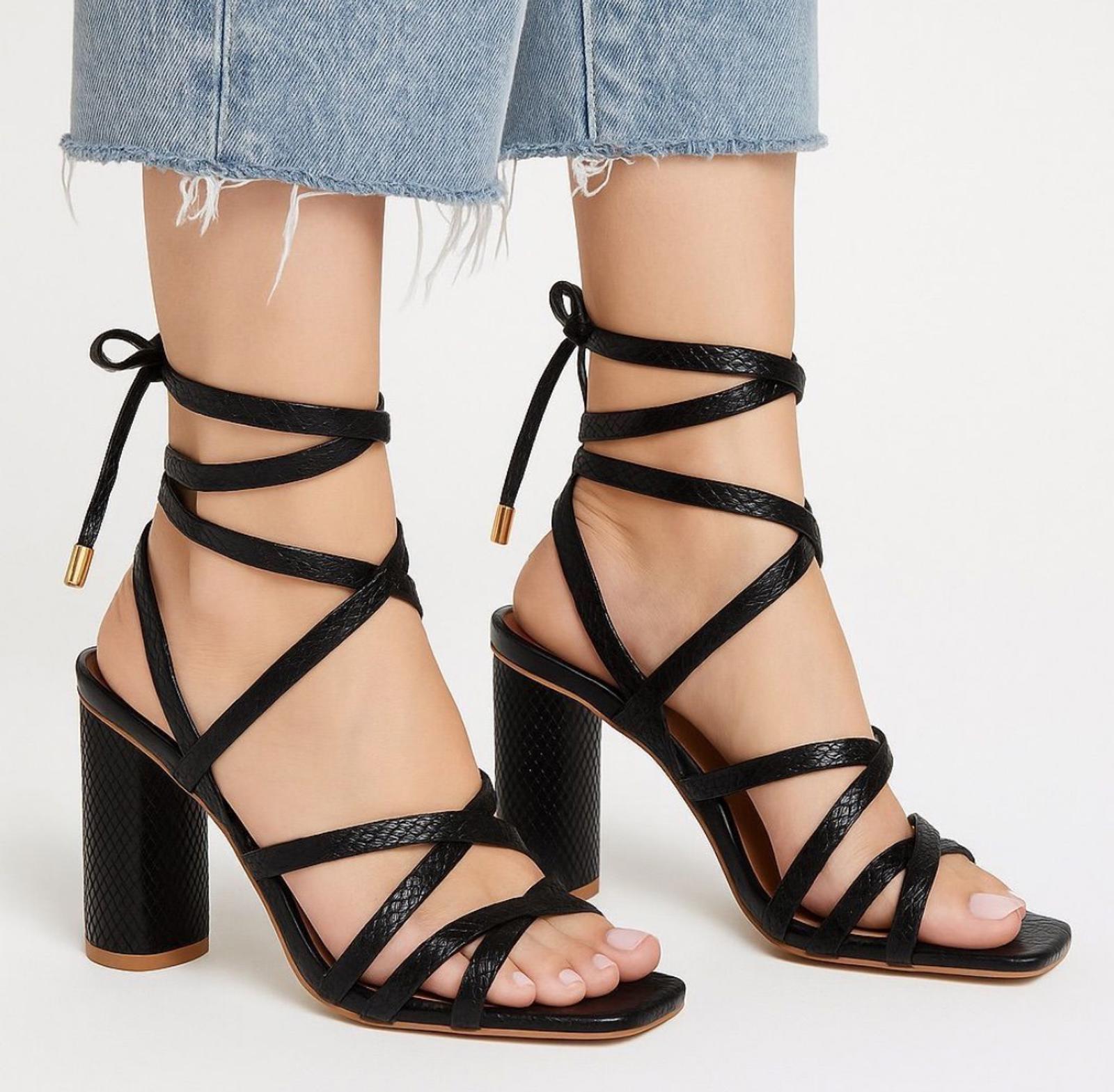 Kaanas Eagle Wrap Heels Black Size 10 New in Box