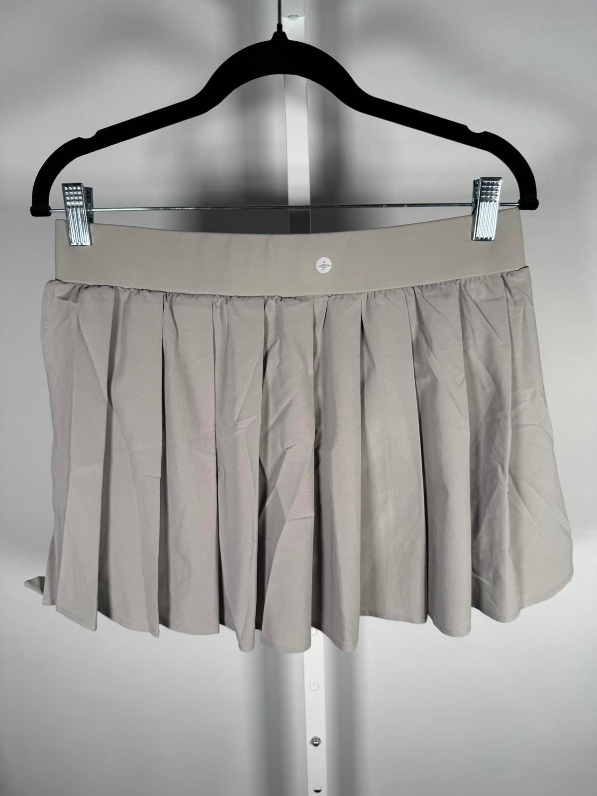 NWT Halara High Waisted Pleated Pocket Adjustable Buckle Mini Skirt Dust Gray L