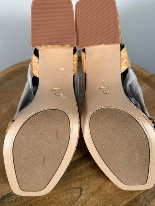 27 EDIT Naturalizer Jaselle Ankle Strap Platform Sandal Size 9 NWB