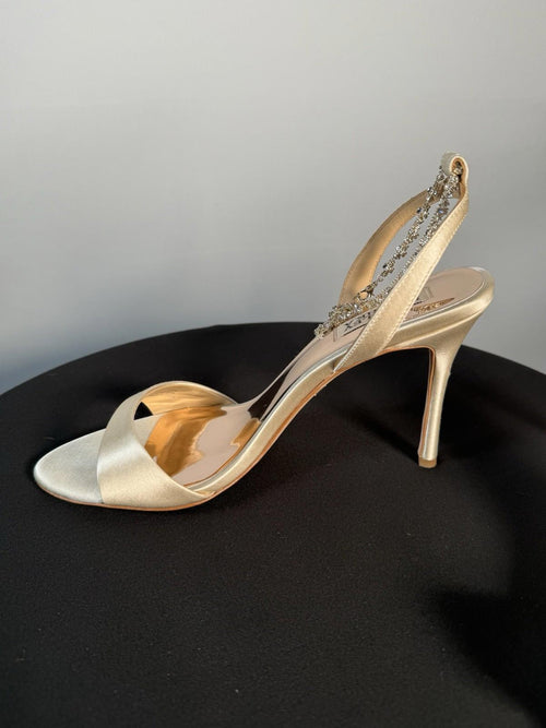 BADGLEY MISCHKA Tiffany Stiletto Glamour Sandal Ivory Satin SIZE 9.5