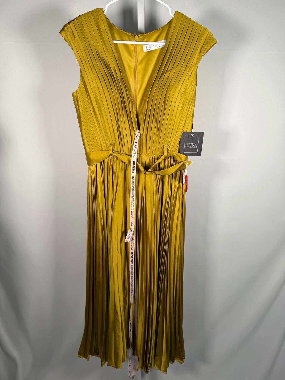 NWT Mac Duggal Apparel Green Pleated Cap Sleeve Belted A Line Dress Size 6