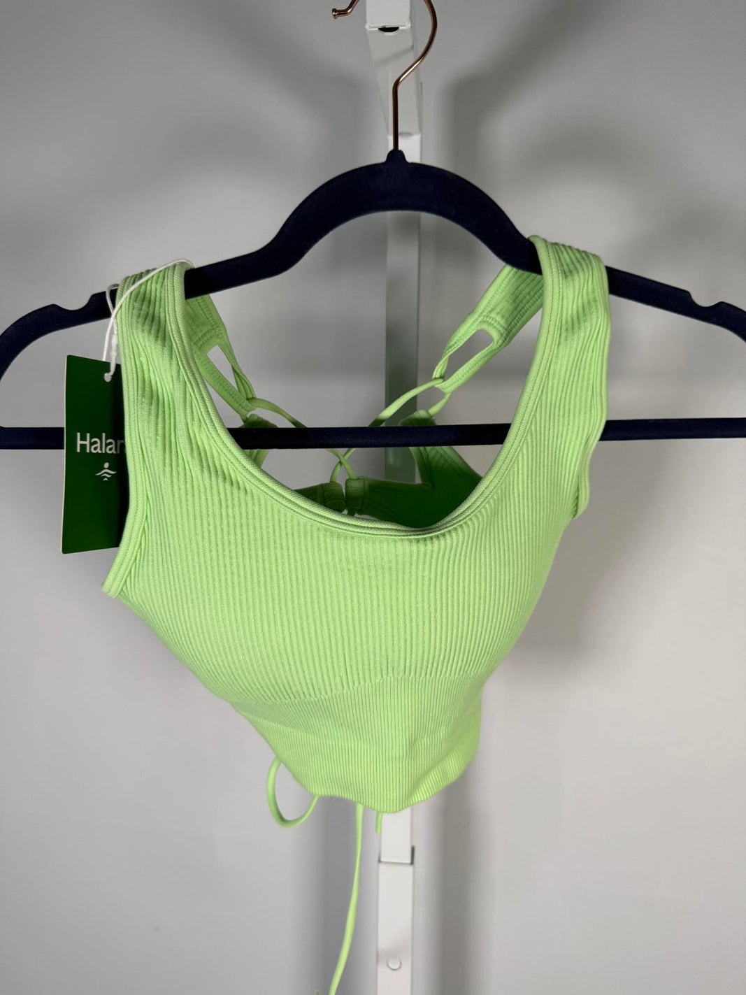 NWT Halara Ribbed Lime Green Sports Bra with Back Cutouts Size Medium