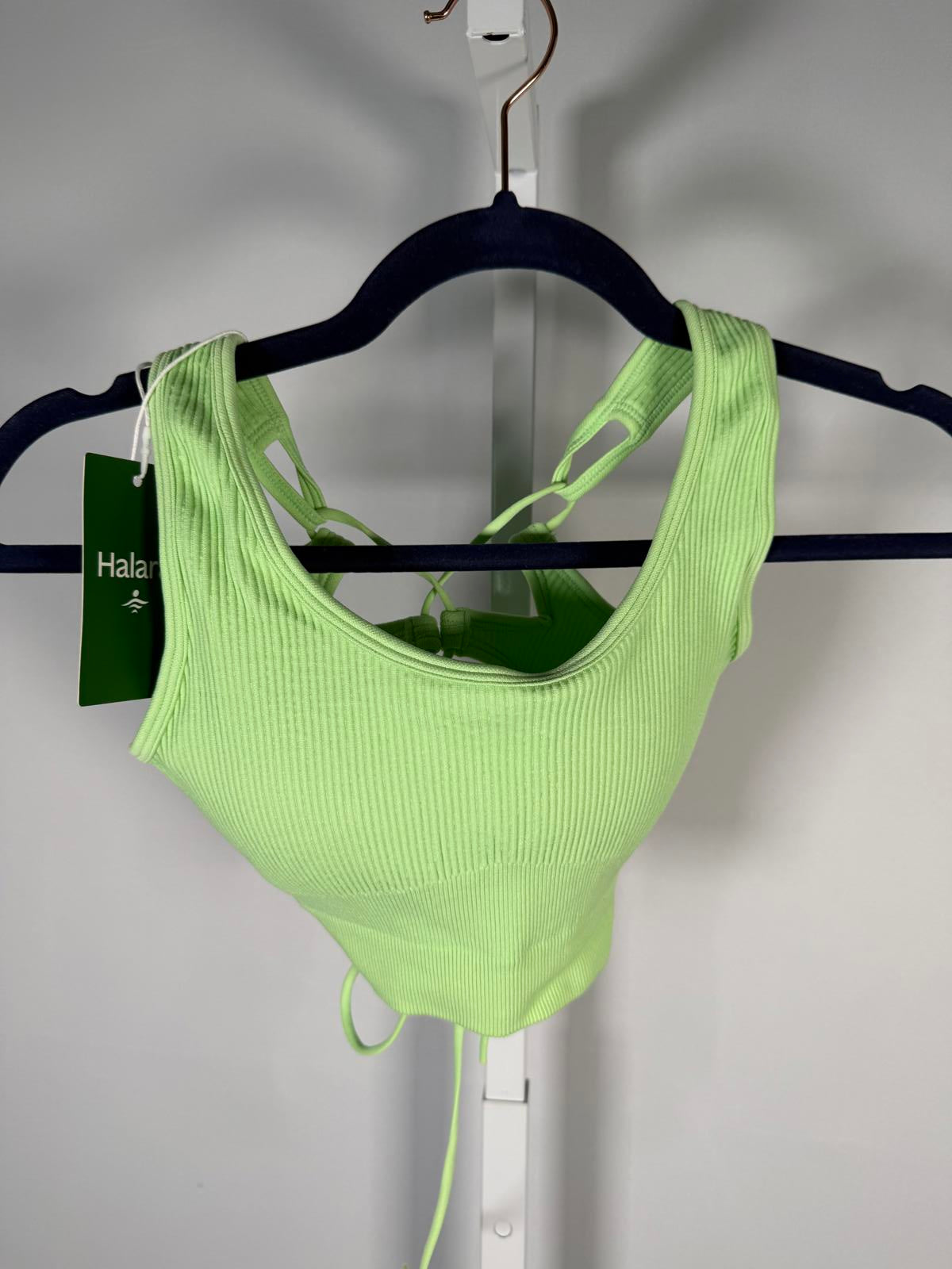 NWT Halara Ribbed Lime Green Sports Bra with Back Cutouts Size Medium