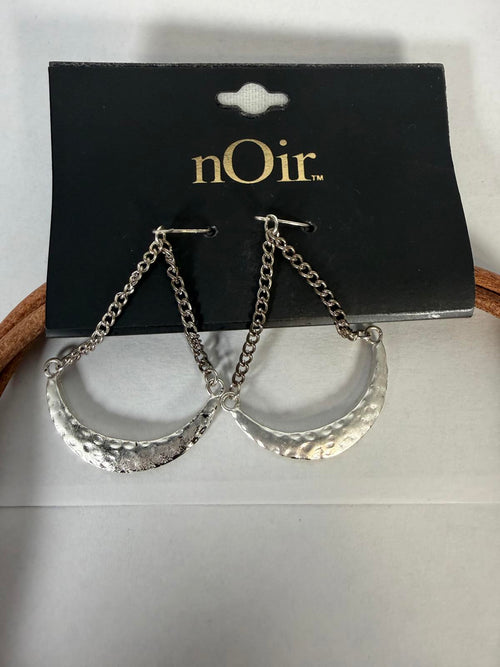 NWT nOir Hammered Metal Necklace and Earrings Set