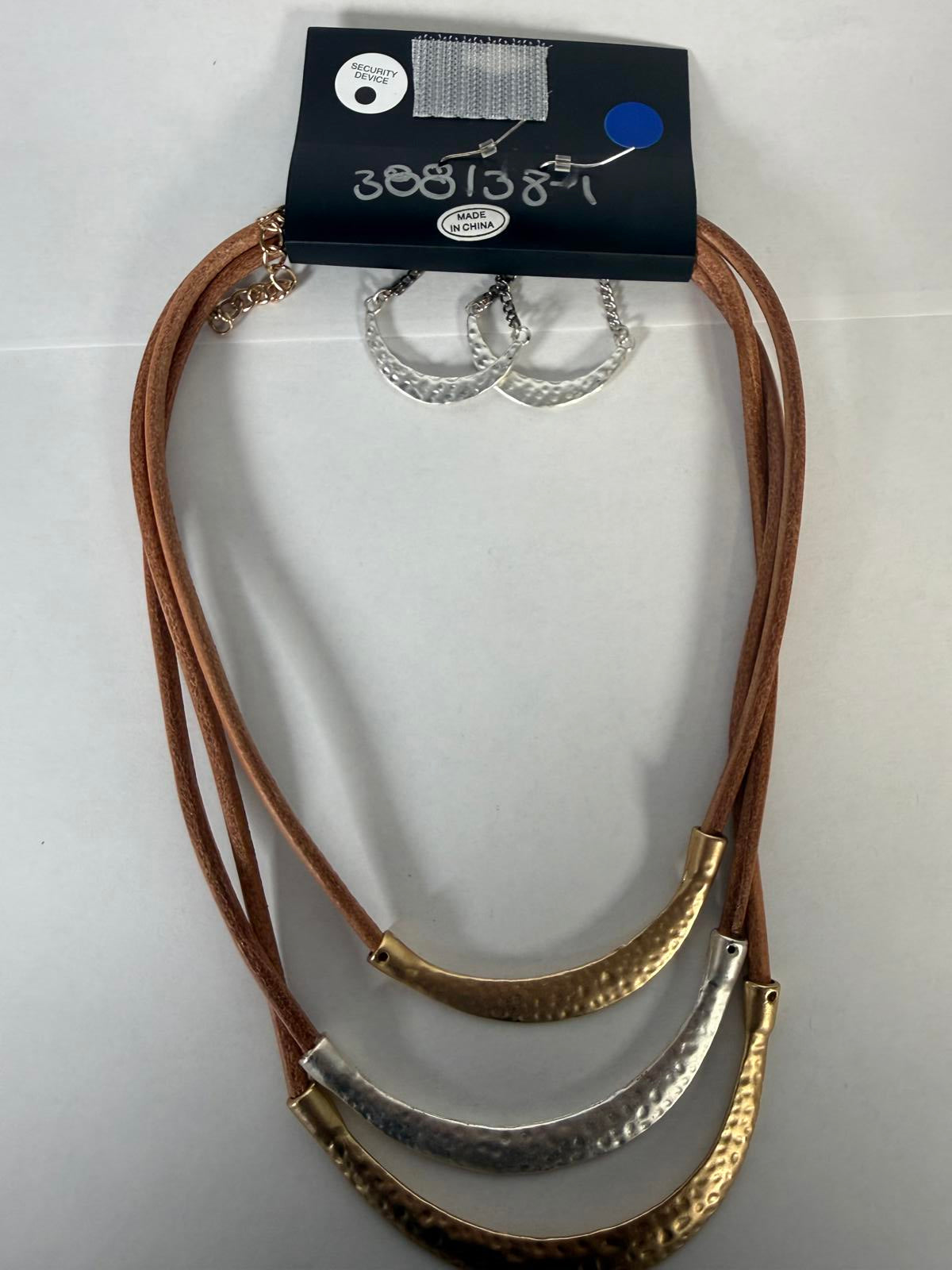 NWT nOir Hammered Metal Necklace and Earrings Set