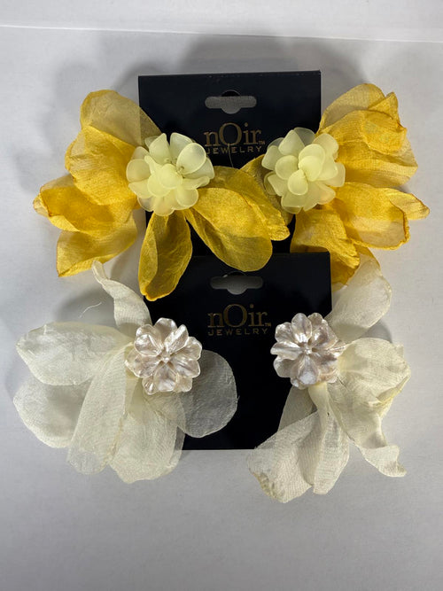 NWT nOir Jewelry Floral Bow Earrings Set