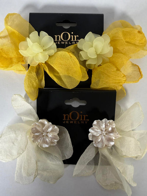 NWT nOir Jewelry Floral Bow Earrings Set