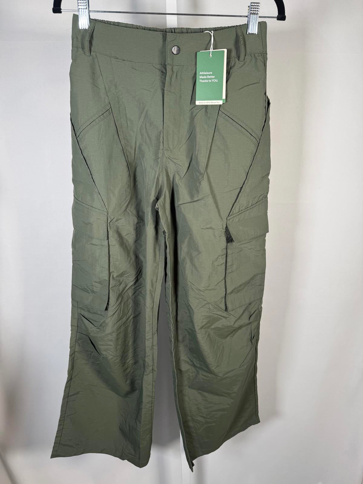 NWT Halara Mid Rise Button Zipper Wide Leg Cargo Pants Size Medium Petite