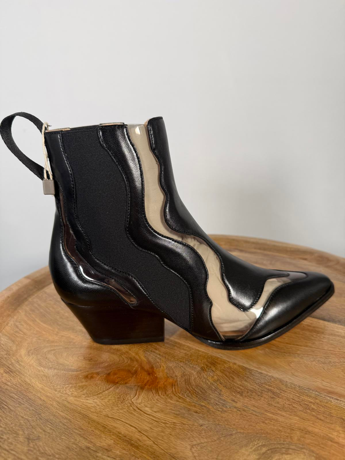 Sergio Rossi Cutout Leather NWB Western Booties Women's Size 5.5