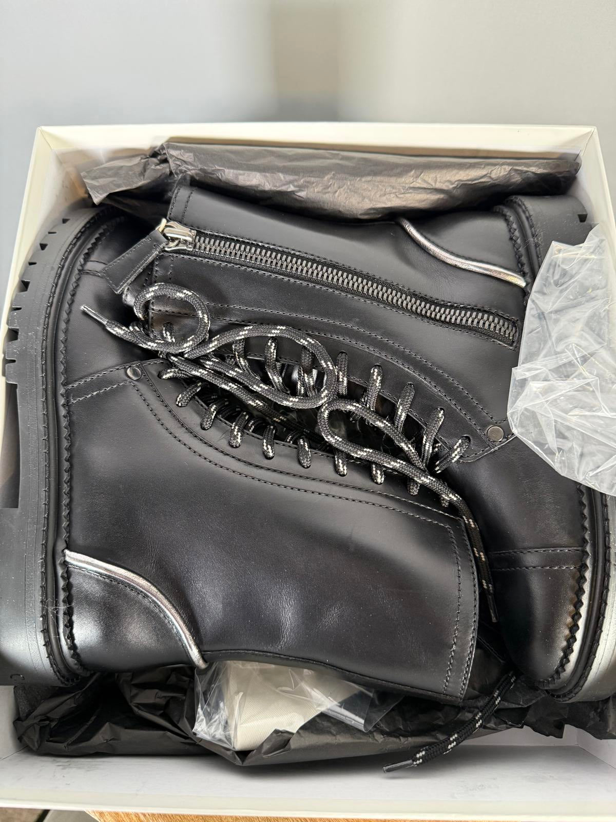 Casadei Love Calf Nero NWB Combat Boot / Lace-Up Leather Boot Women's Size 5
