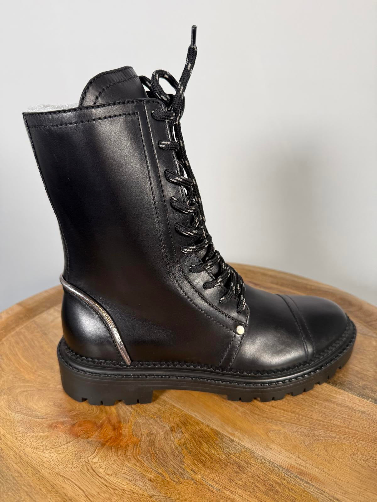 Casadei Love Calf Nero NWB Combat Boot / Lace-Up Leather Boot Women's Size 5