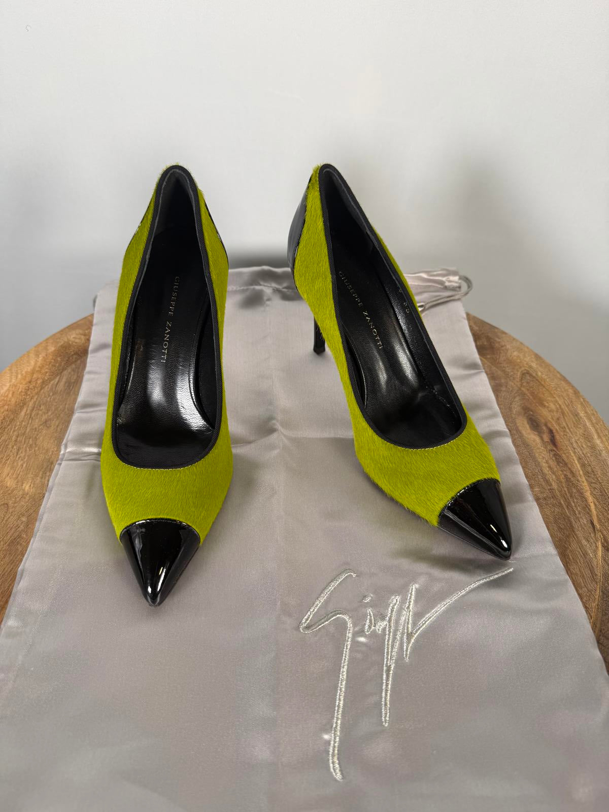Giuseppe Zanotti Lime Green NWB Suede Black Patent Cap Toe Pointed Pumps Size 5
