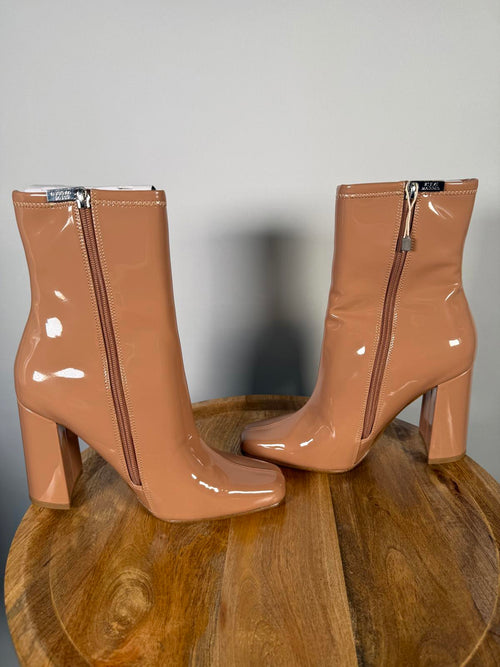 NWB Steve Madden Fulton Camel Patent Square Toe Mid-Calf Boots Size 8.5