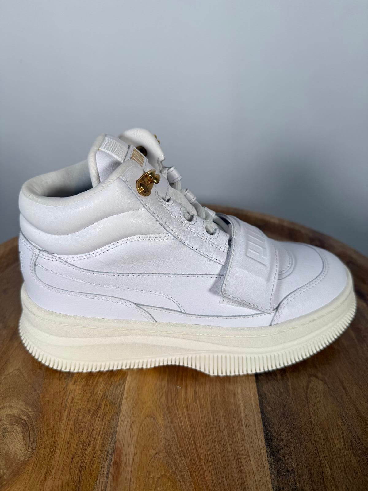 NWB Puma Deva Boot Women's White Lifestyle Sneakers Shoes Size 6