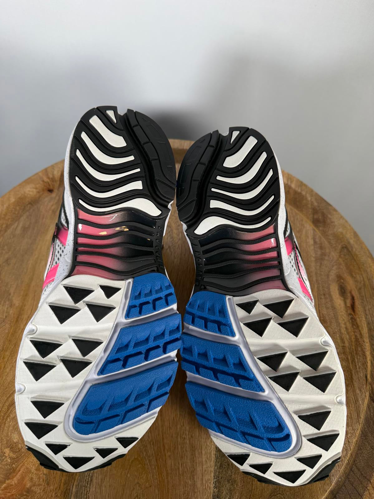 Saucony Grid Web Unisex Sneakers White Pink Blue Women’s 8 (Men’s 6) NWB