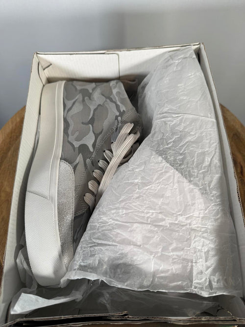 DKNY Rivka Lace-Up High Camo Canvas Silver Sneakers Women’s Size 8.5 NWB