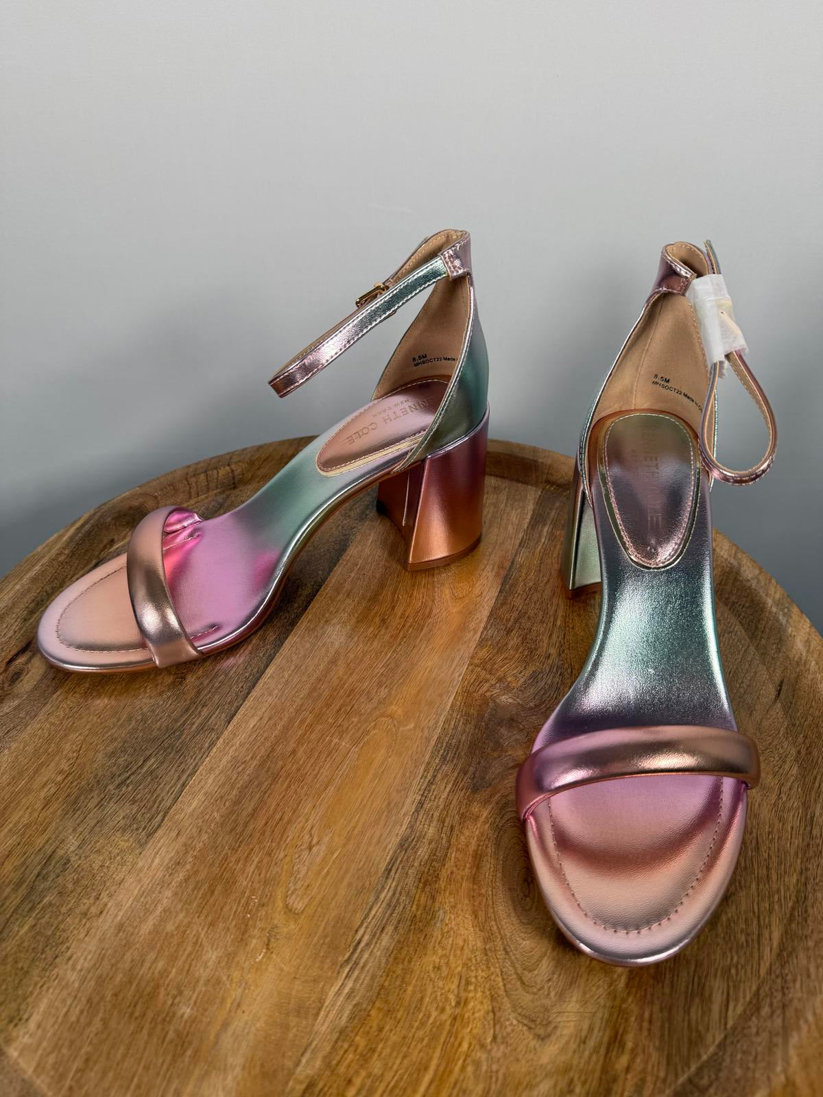 NWB Kenneth Cole New York Luisa Metallic Heel Sandals 8.5