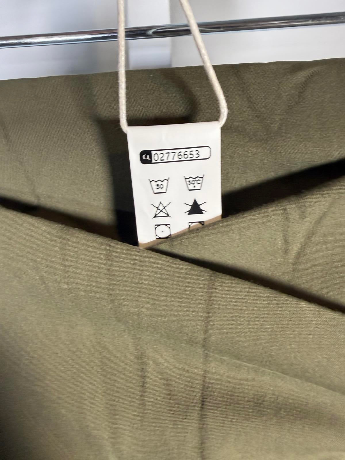 NWT Halara SoftlyZero High Waisted Crossover Pocket Capri Leggings-UPF50 Size XL