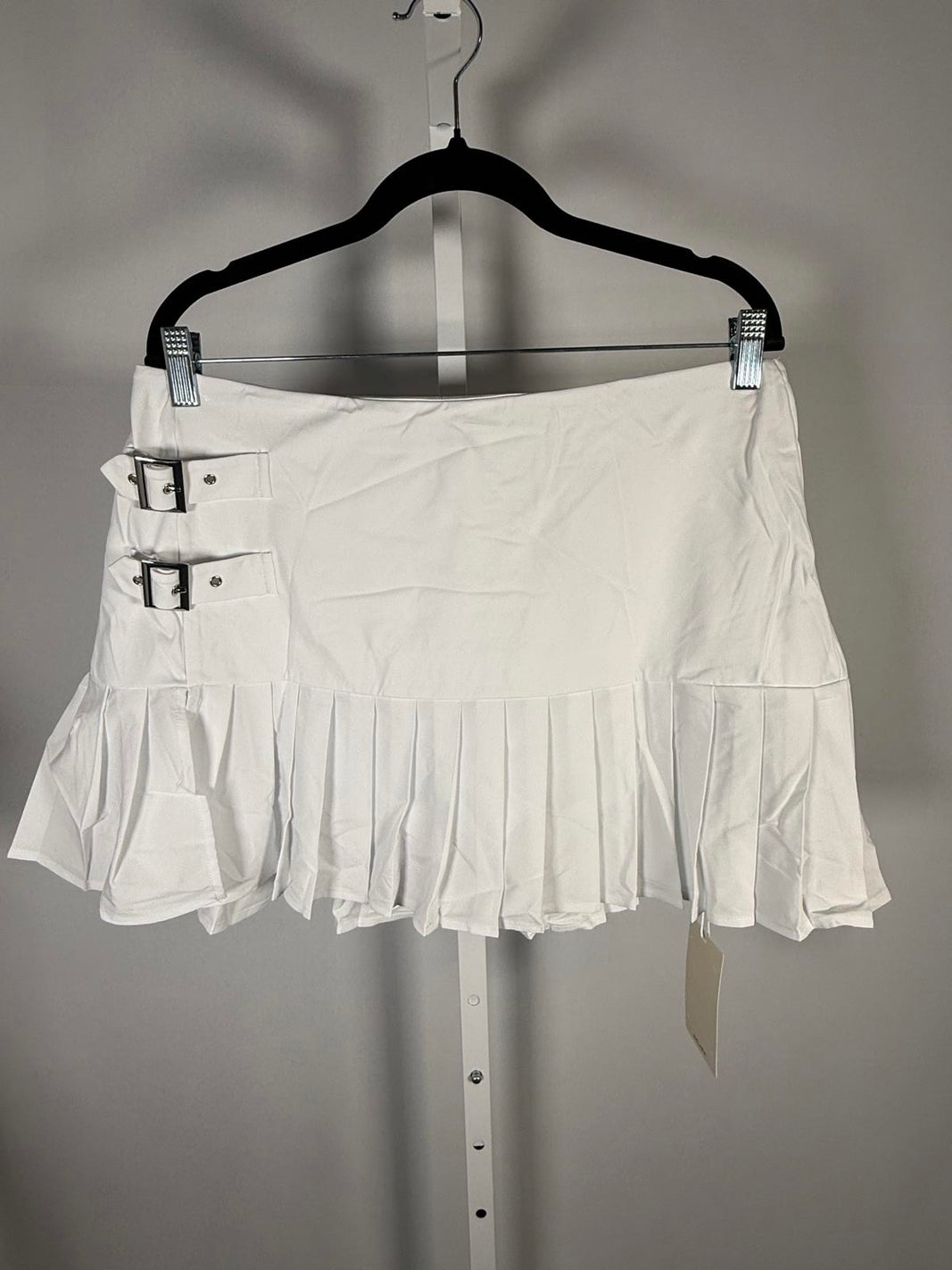 NWT Halara Pleated Skort 2-in-1 Buckle Detail White Tennis Golf Size XL